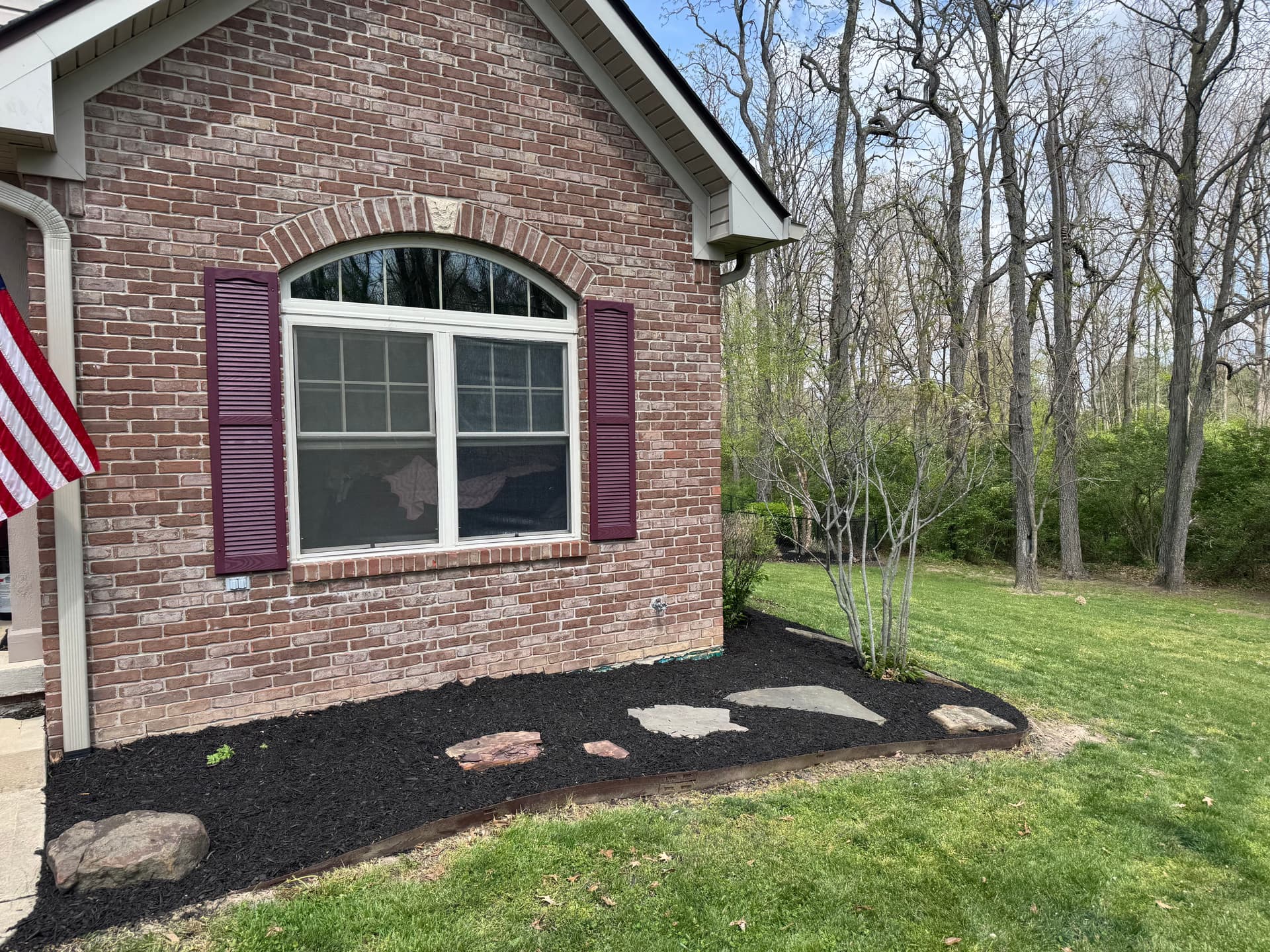 Gallery photos for Full Yard Cleanup With Fresh Mulch and Paver Repairs: Image #7