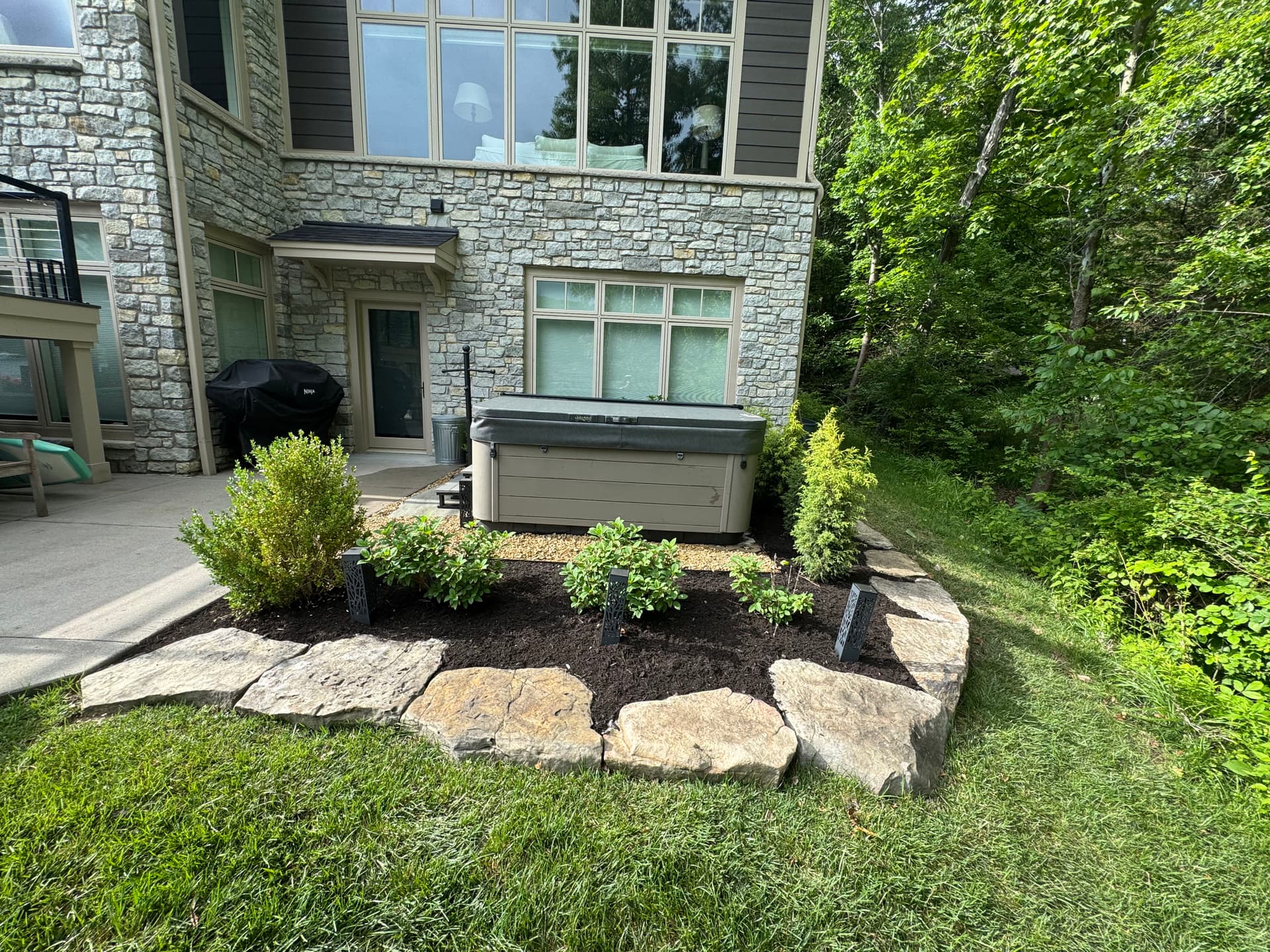 Gallery photos for Complete Lakefront Landscape Overhaul with Shrubs, Mulch and Stone: Image #6