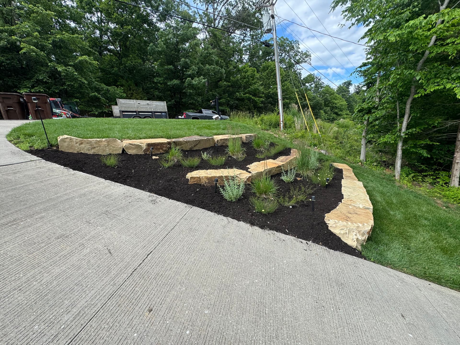 Gallery photos for Complete Lakefront Landscape Overhaul with Shrubs, Mulch and Stone: Image #4