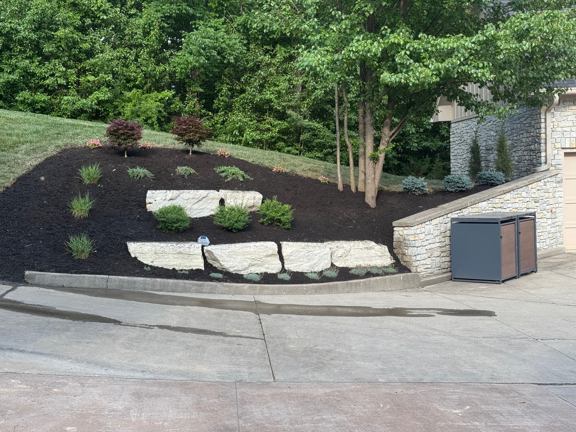 Gallery photos for Complete Lakefront Landscape Overhaul with Shrubs, Mulch and Stone: Image #2