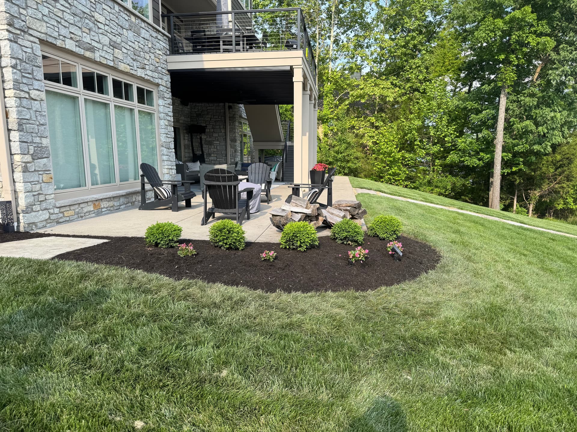 Gallery photos for Complete Lakefront Landscape Overhaul with Shrubs, Mulch and Stone: Image #3