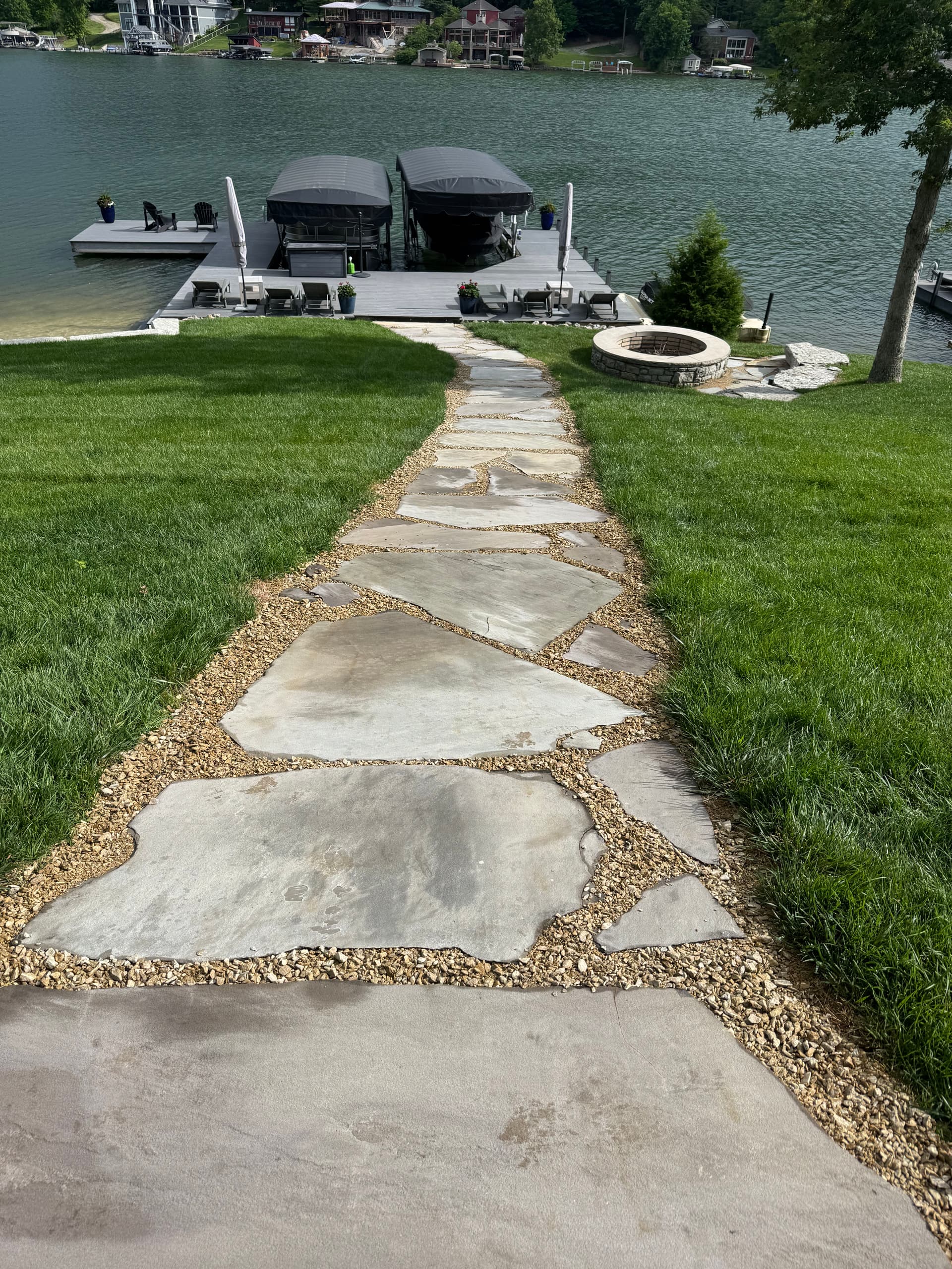 Gallery photos for Complete Lakefront Landscape Overhaul with Shrubs, Mulch and Stone: Image #7